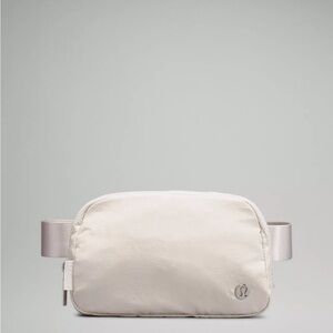 Lululemon Everywhere Belt Bag 1L- White Opal